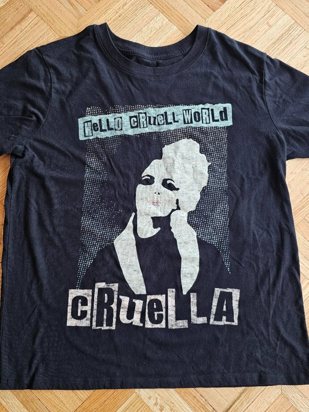 Disney Cruella Womens Tshirt Top Hello Cruell World Black 101 Dalmatians Size L - Picture 2 of 7